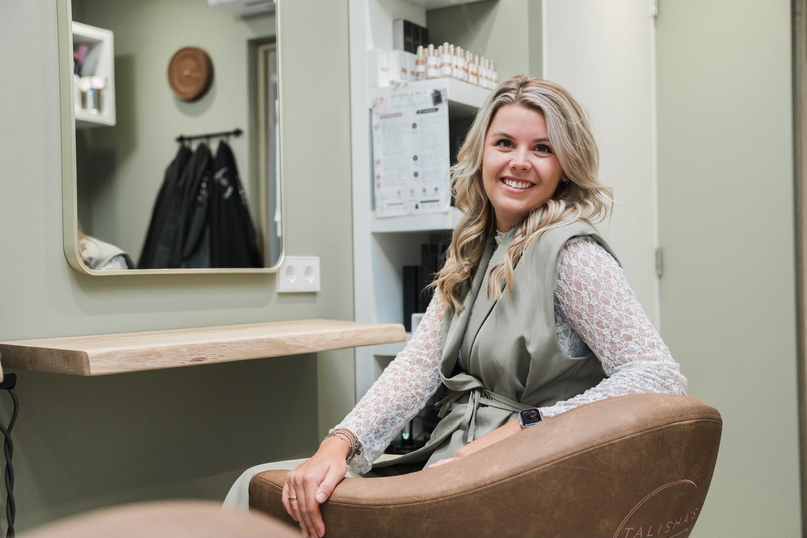 Talisha in de salon